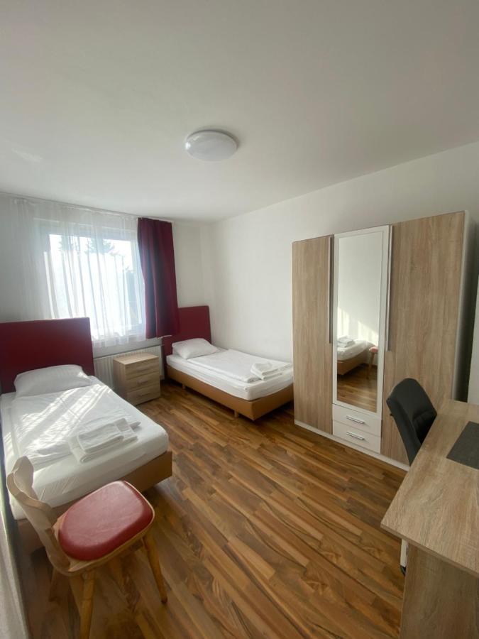 Othman Hannoversche Strasse 23 * Hannover